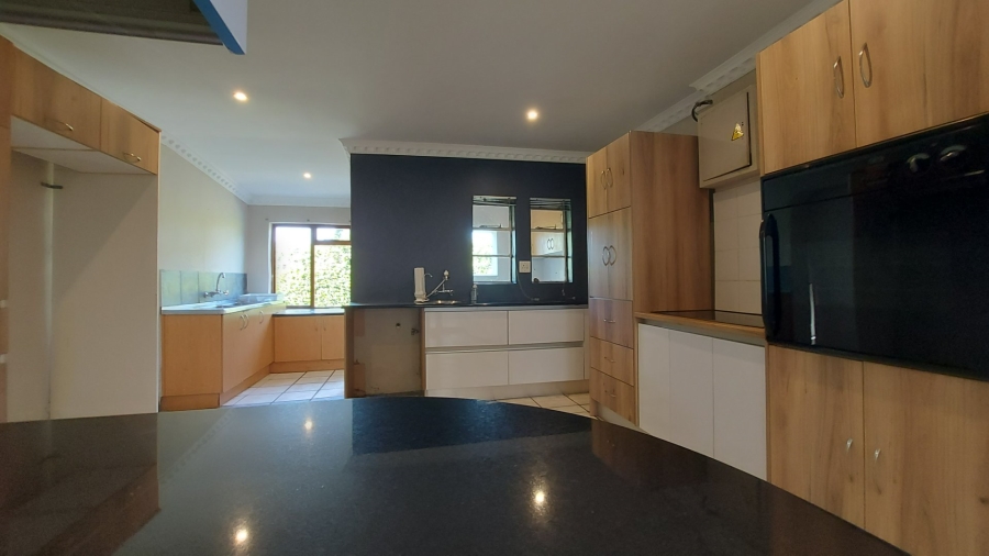 9 Bedroom Property for Sale in Montclair Western Cape